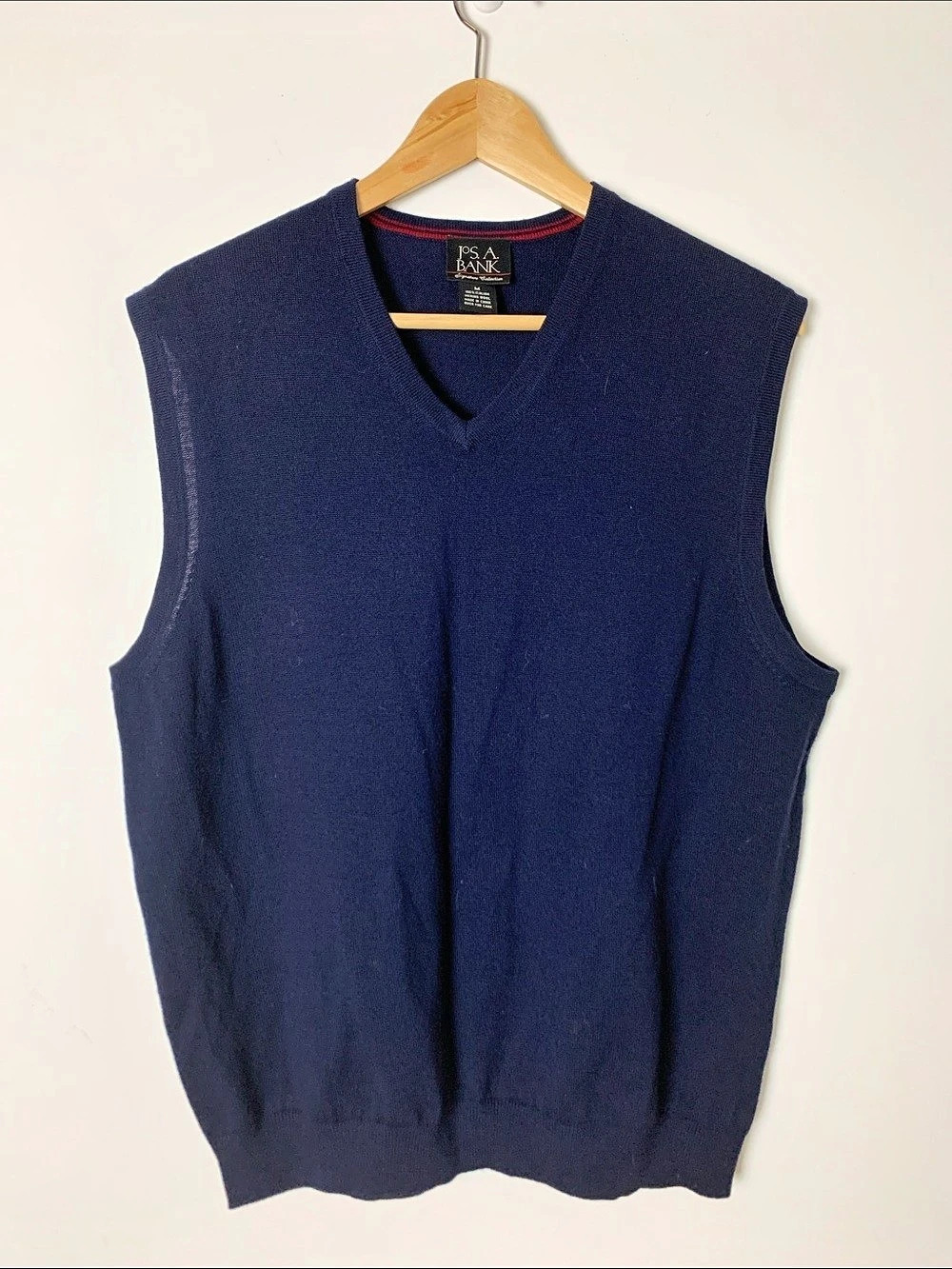 JoS. A. Bank Men's Sz M Italian Merino Wool V-Neck Sweater Vest Preppy Academic